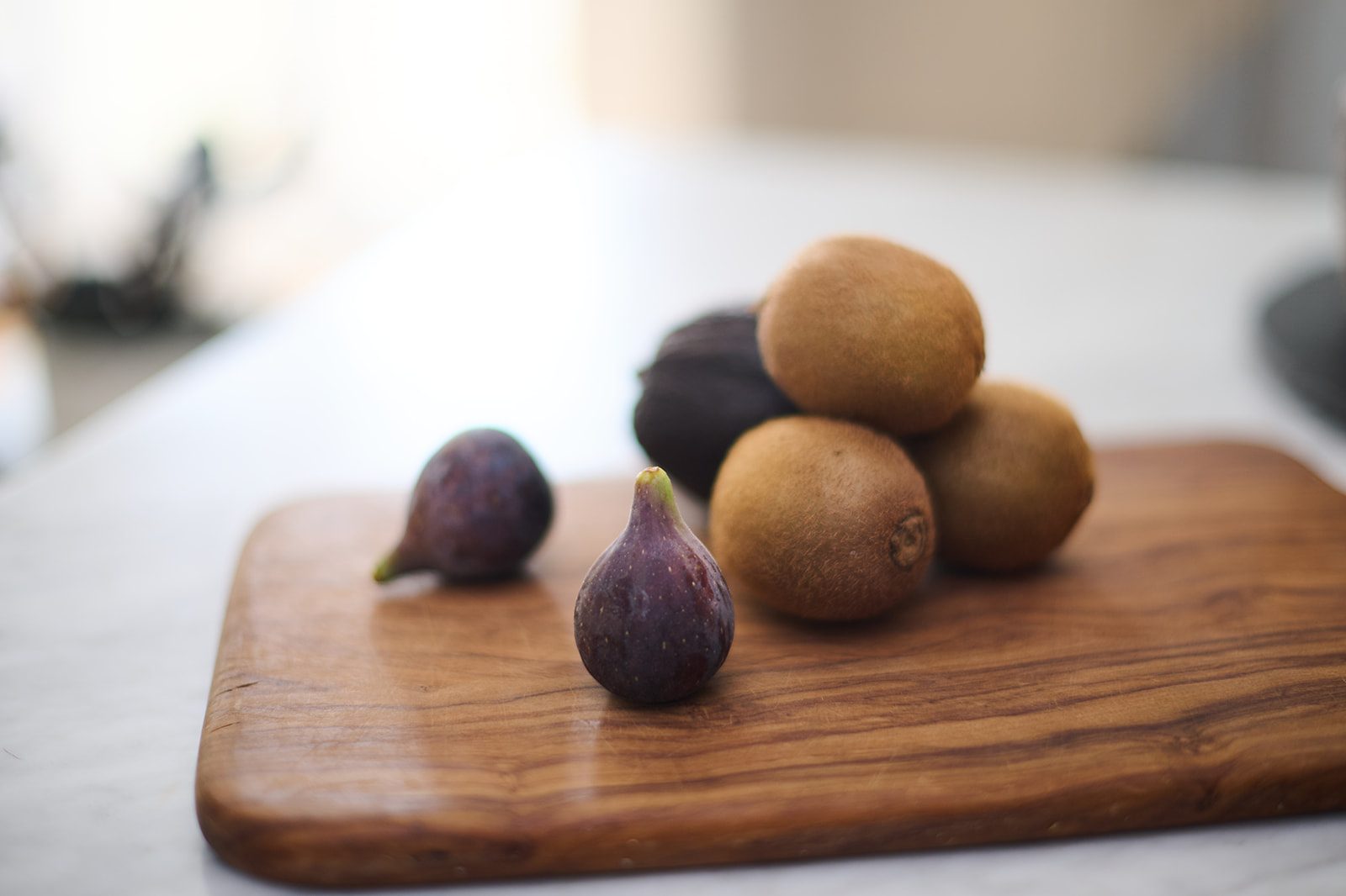 Figs and kiwi fruit