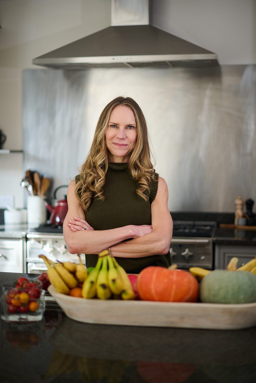 Heidi Nowalany portrait, arms crossed